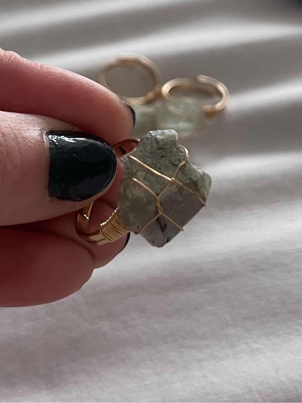 TOURMALINE QUARTZ raw cut wire wrapped natural stone adjustable gold tone ring - Picture 4 of 4